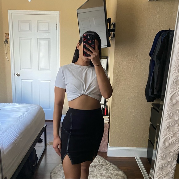 G by Guess Black, High-Waisted Mini Skirt - Picture 11 of 12